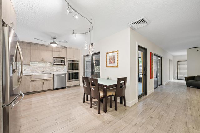 502 5th Terrace, Palm Beach Gardens, FL 33418