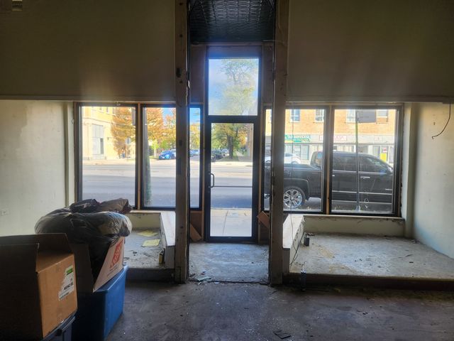 5525 W North Avenue, Chicago, IL 60639