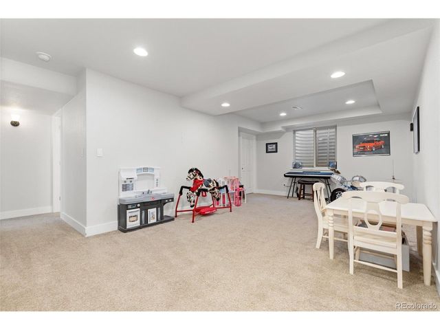 966 Highland Park Dr, Broomfield, CO 80020