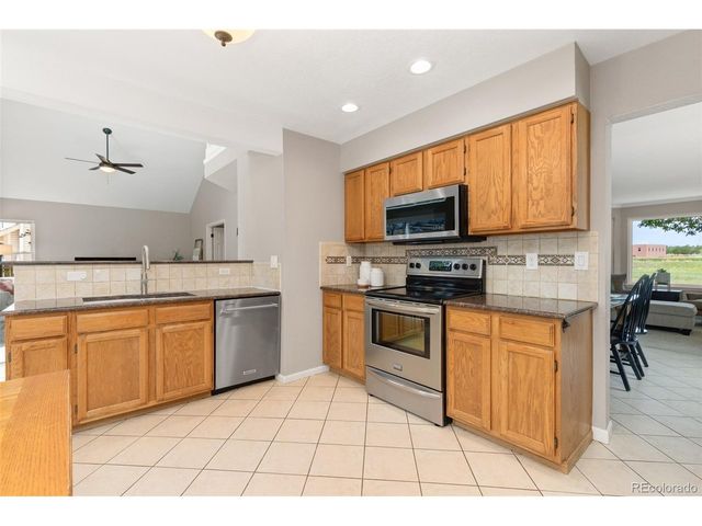 966 Highland Park Dr, Broomfield, CO 80020