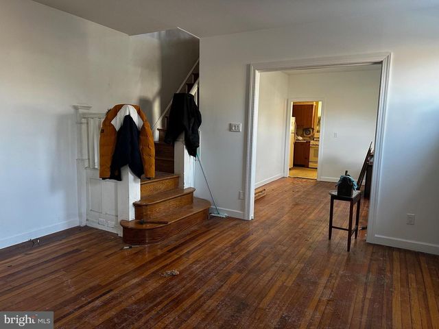 -400-402 WALTER ST, Philadelphia, PA 19111