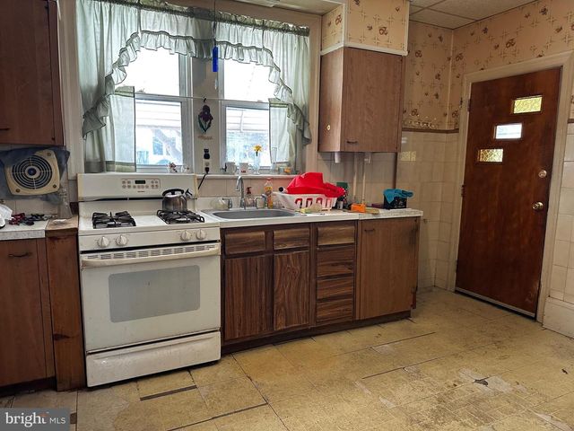 -400-402 WALTER ST, Philadelphia, PA 19111