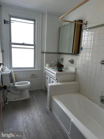 -400-402 WALTER ST, Philadelphia, PA 19111