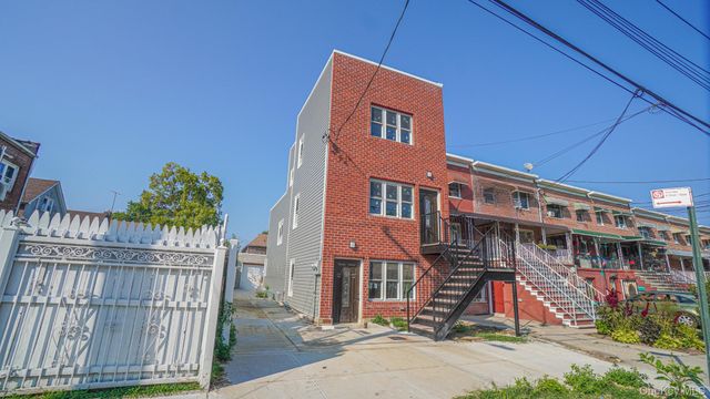 1011 E 221st Street, Bronx, NY 10469