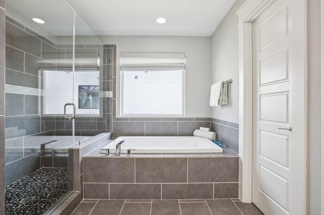 1910 E 10th ST, Austin, TX 78702