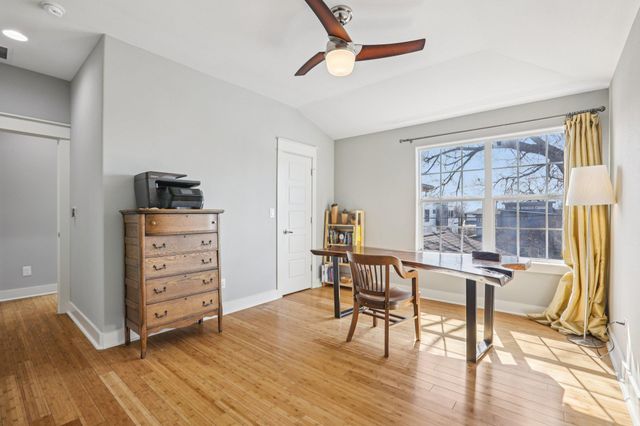 1910 E 10th ST, Austin, TX 78702