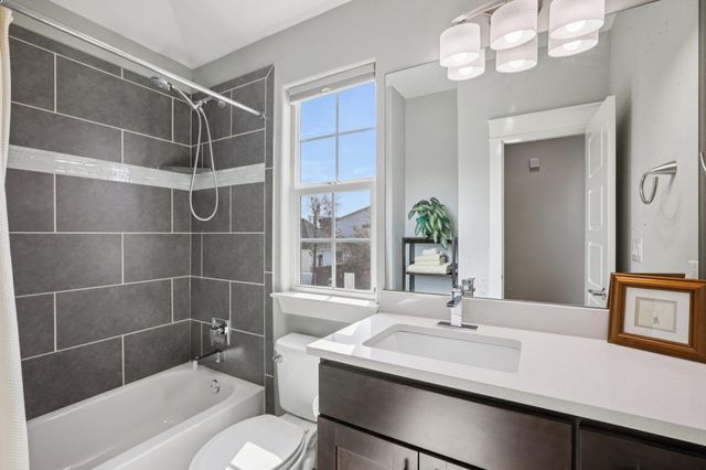 1910 E 10th ST, Austin, TX 78702