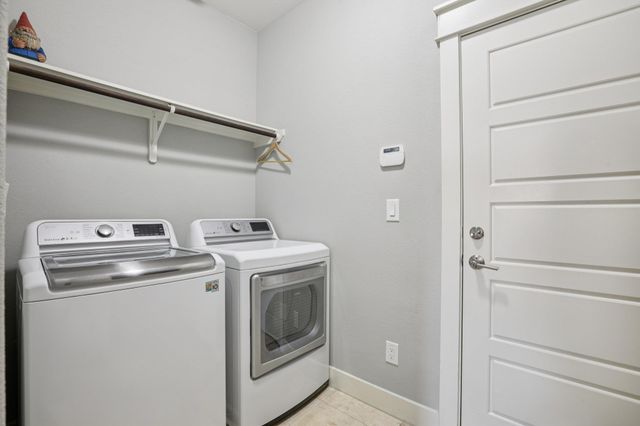 1910 E 10th ST, Austin, TX 78702