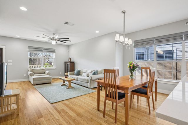 1910 E 10th ST, Austin, TX 78702