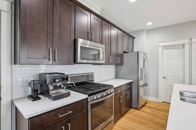 1910 E 10th ST, Austin, TX 78702