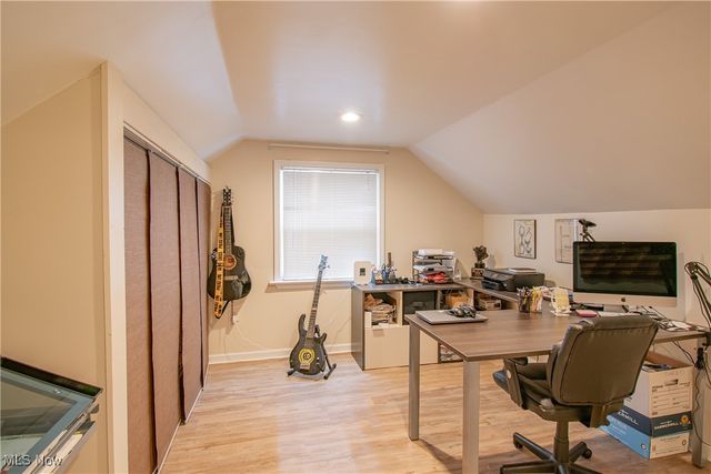 2370 Schubert Street, Cuyahoga Falls, OH 44221