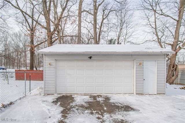 2370 Schubert Street, Cuyahoga Falls, OH 44221