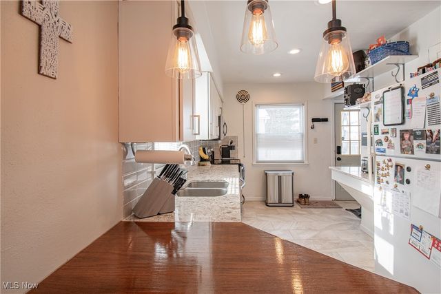 2370 Schubert Street, Cuyahoga Falls, OH 44221