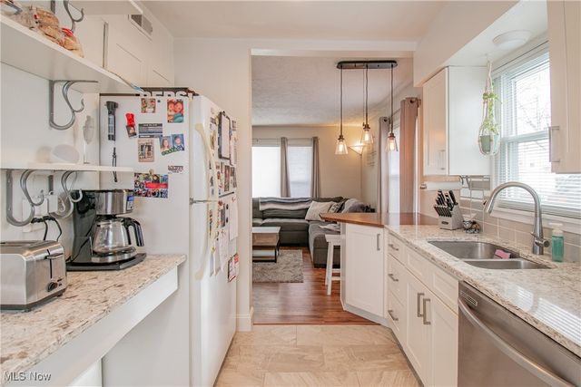 2370 Schubert Street, Cuyahoga Falls, OH 44221