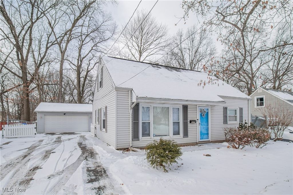 2370 Schubert Street, Cuyahoga Falls, OH 44221