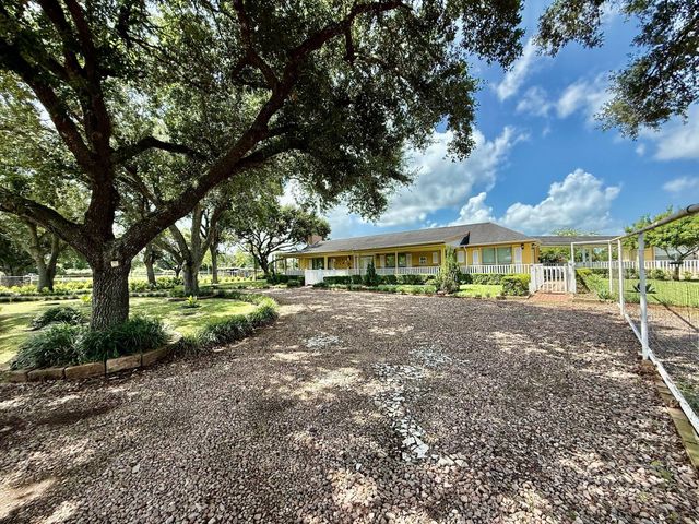 37110 Donigan Road, Brookshire, TX 77423