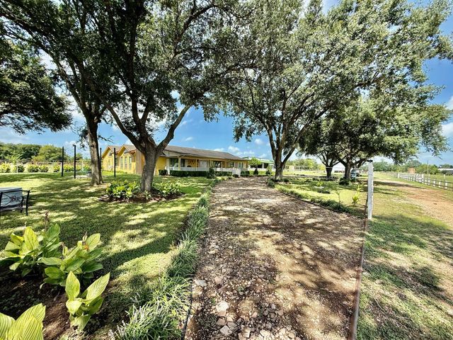 37110 Donigan Road, Brookshire, TX 77423