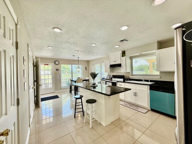37110 Donigan Road, Brookshire, TX 77423