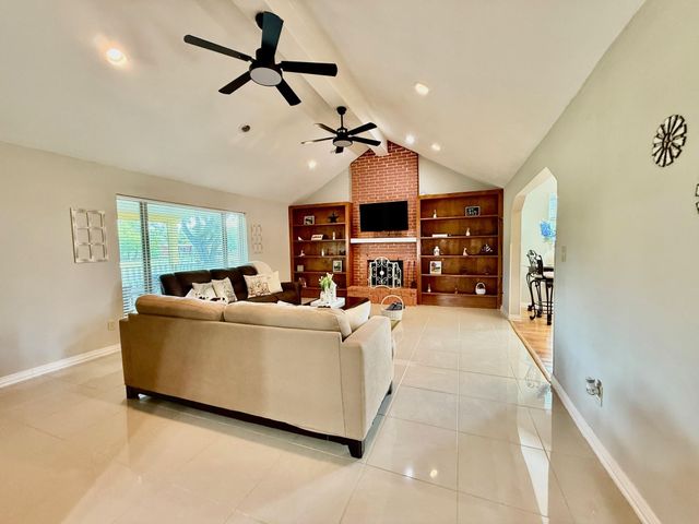 37110 Donigan Road, Brookshire, TX 77423