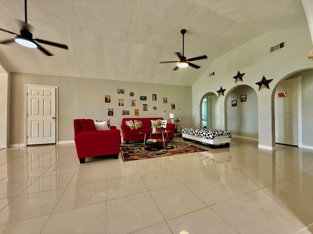 37110 Donigan Road, Brookshire, TX 77423