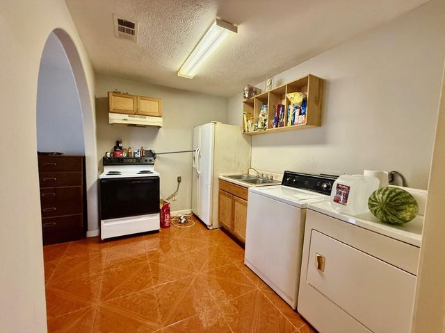 37110 Donigan Road, Brookshire, TX 77423