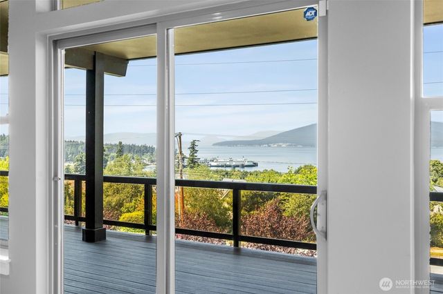 1505 Harbor View Court, Anacortes, WA 98221