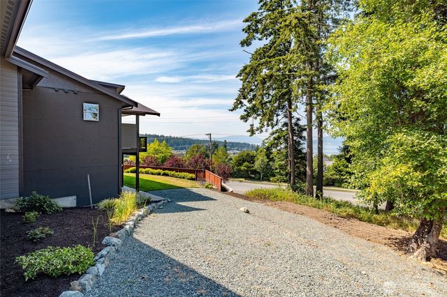 1505 Harbor View Court, Anacortes, WA 98221