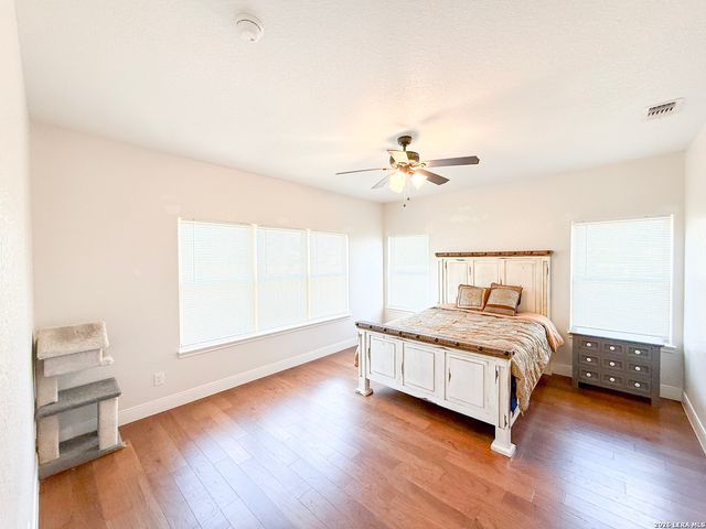 101 8th St, Natalia, TX 78059