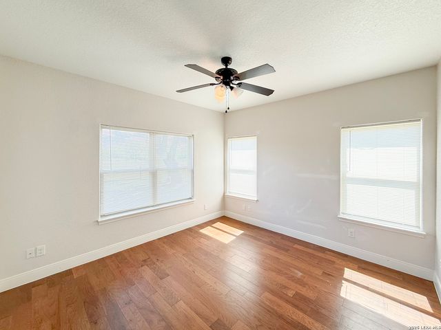 101 8th St, Natalia, TX 78059