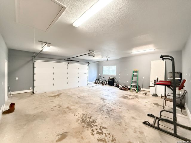 101 8th St, Natalia, TX 78059