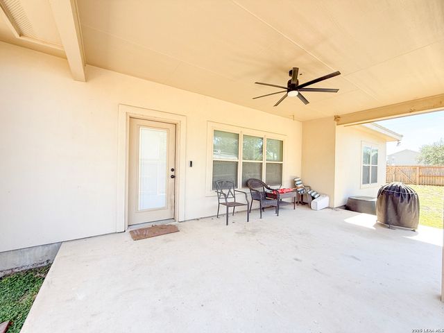 101 8th St, Natalia, TX 78059