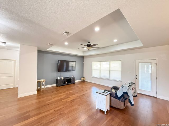 101 8th St, Natalia, TX 78059