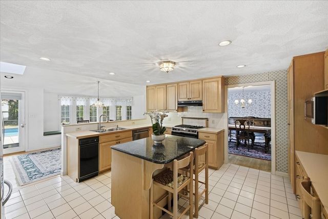 138 Forbes Rd, Westwood, MA 02090