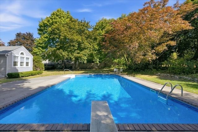 138 Forbes Rd, Westwood, MA 02090