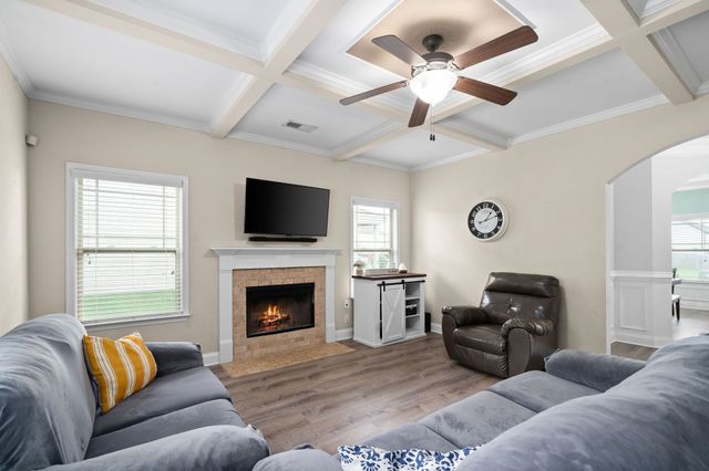 735 Sturdivant Dr, Clarksville, TN 37042