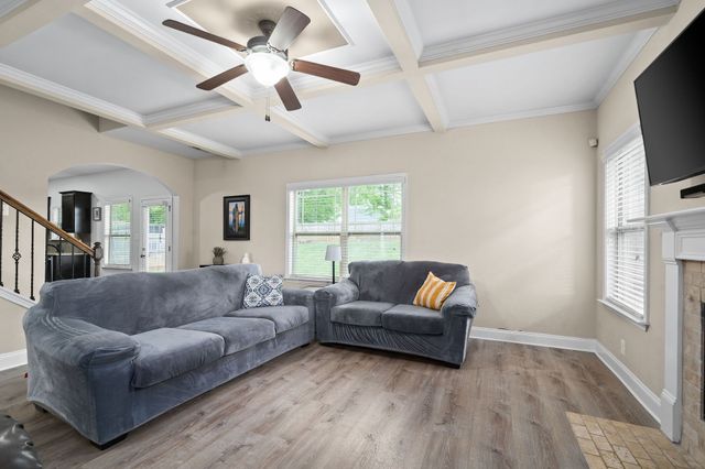 735 Sturdivant Dr, Clarksville, TN 37042