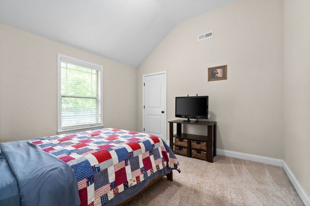 735 Sturdivant Dr, Clarksville, TN 37042