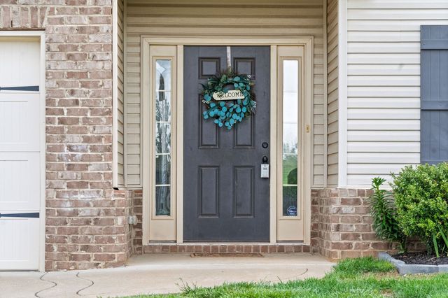 735 Sturdivant Dr, Clarksville, TN 37042