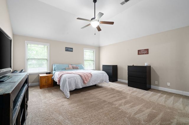 735 Sturdivant Dr, Clarksville, TN 37042