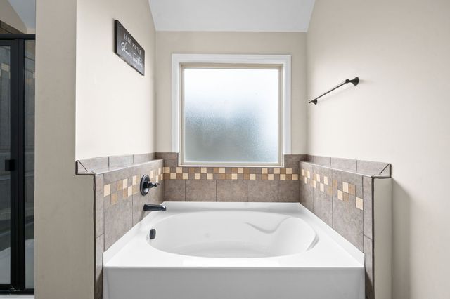 735 Sturdivant Dr, Clarksville, TN 37042