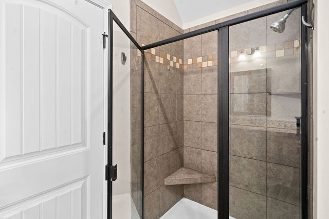 735 Sturdivant Dr, Clarksville, TN 37042