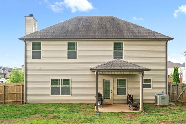 735 Sturdivant Dr, Clarksville, TN 37042