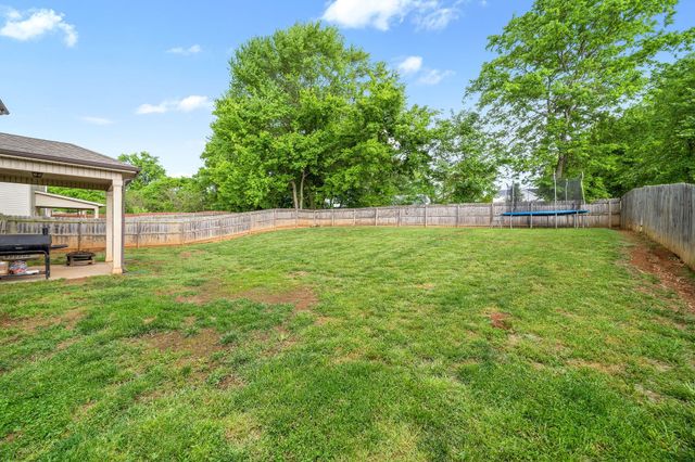 735 Sturdivant Dr, Clarksville, TN 37042