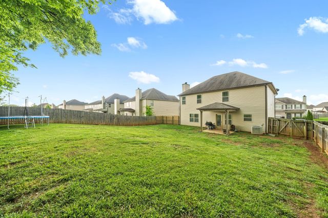 735 Sturdivant Dr, Clarksville, TN 37042