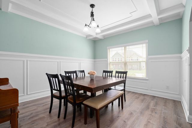 735 Sturdivant Dr, Clarksville, TN 37042