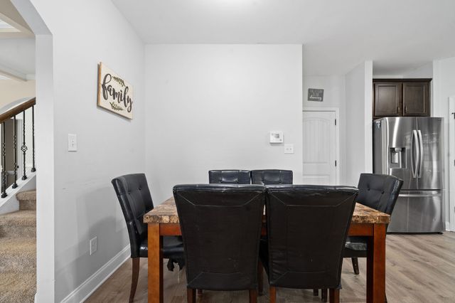 735 Sturdivant Dr, Clarksville, TN 37042