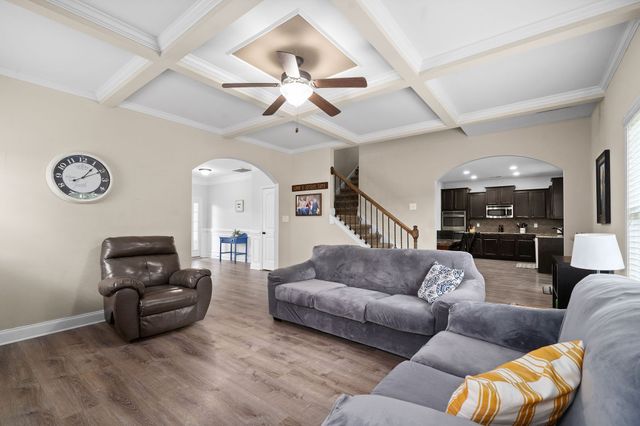 735 Sturdivant Dr, Clarksville, TN 37042