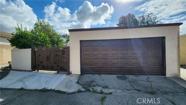 1611 S San Antonio, Pomona, CA 91766