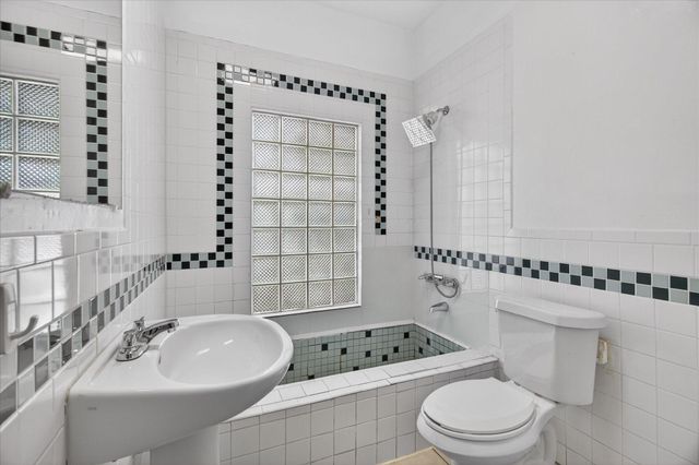 1607 Holman Street, Houston, TX 77004