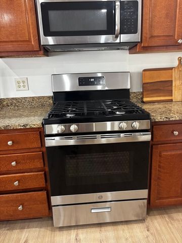 146 Willow Street 22, Waltham, MA 02453